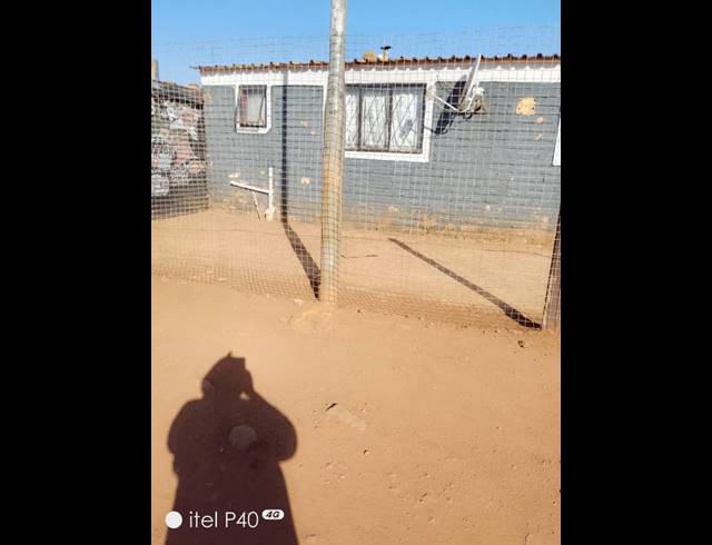 1 BEDROOM HOUSE FOR SALE IN LAKESIDE